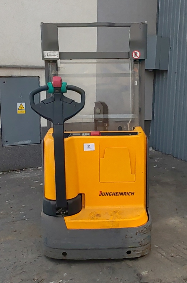 Jungheinrich EJC 112 2.5m/ flee lift/ 2105mh/ 2017y - Stacker: picture 2 Jungheinrich EJC 112 2.5m/ flee lift/ 2105mh/ 2017y - Stacker: picture 2