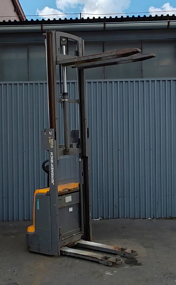 Jungheinrich EJC 112 2.5m/ flee lift/ 2105mh/ 2017y - Stacker: picture 3 Jungheinrich EJC 112 2.5m/ flee lift/ 2105mh/ 2017y - Stacker: picture 3