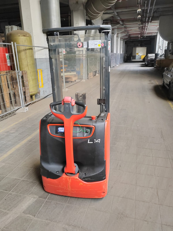 Linde L14 2.9m/ initial/ free lift - Stacker: picture 3 Linde L14 2.9m/ initial/ free lift - Stacker: picture 3