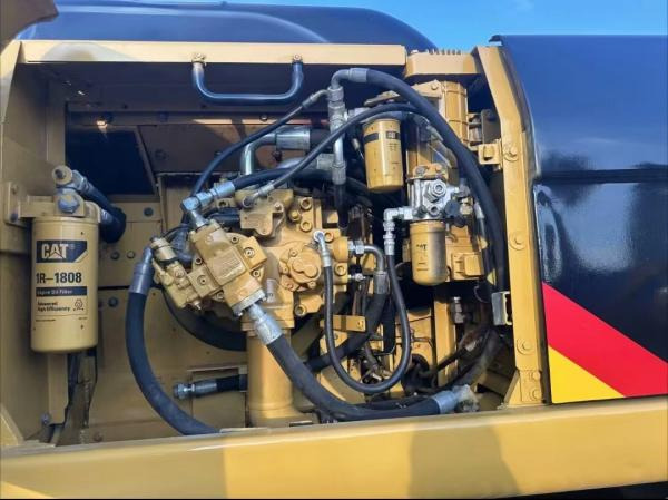 CAT 330D - Crawler excavator: picture 4 CAT 330D - Crawler excavator: picture 4
