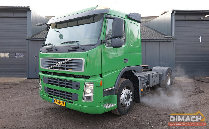 Volvo FM 300 4X2 4x2 FM - airco - low km - 22.5 banden - NL truck - i shift - blad lucht geveerd - Tractor unit: picture 1 Volvo FM 300 4X2 4x2 FM - airco - low km - 22.5 banden - NL truck - i shift - blad lucht geveerd - Tractor unit: picture 1