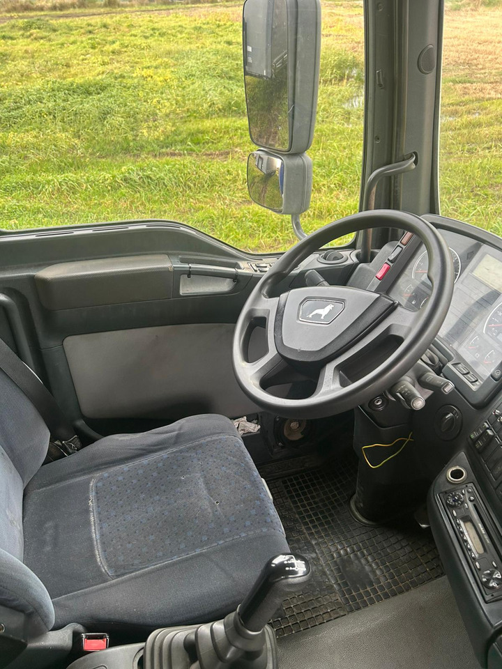 MAN TGA 26.310 - Curtainsider truck: picture 3 MAN TGA 26.310 - Curtainsider truck: picture 3