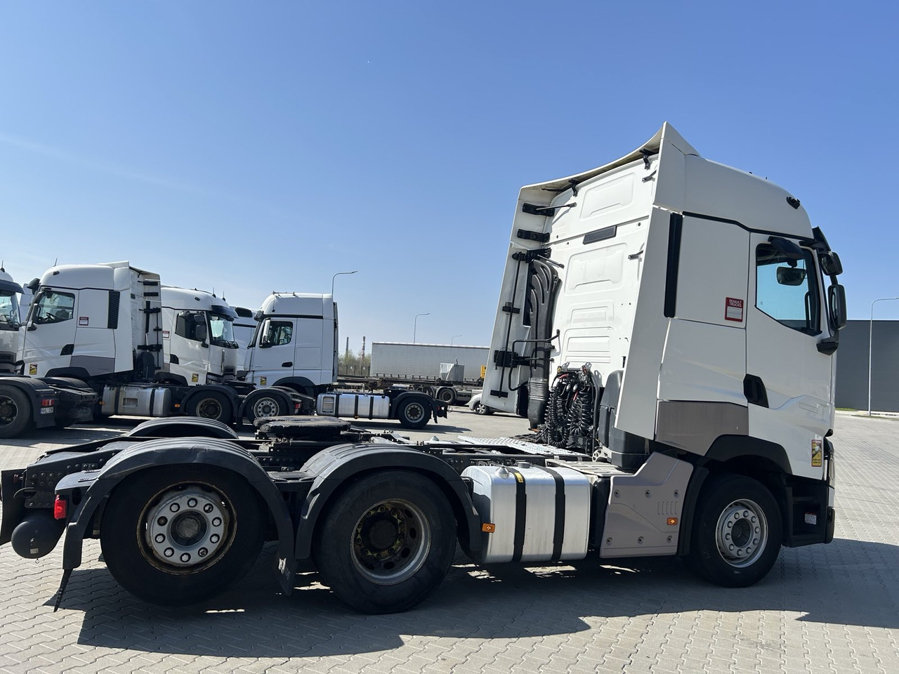 Tractor unit Renault T520: picture 6