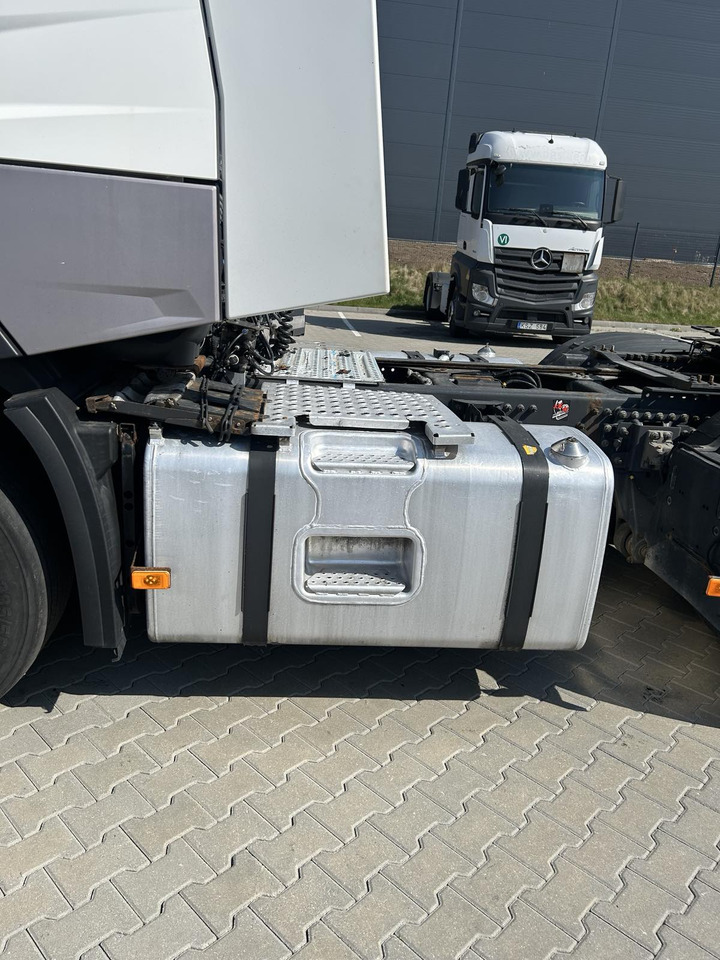 Tractor unit Renault T520: picture 7