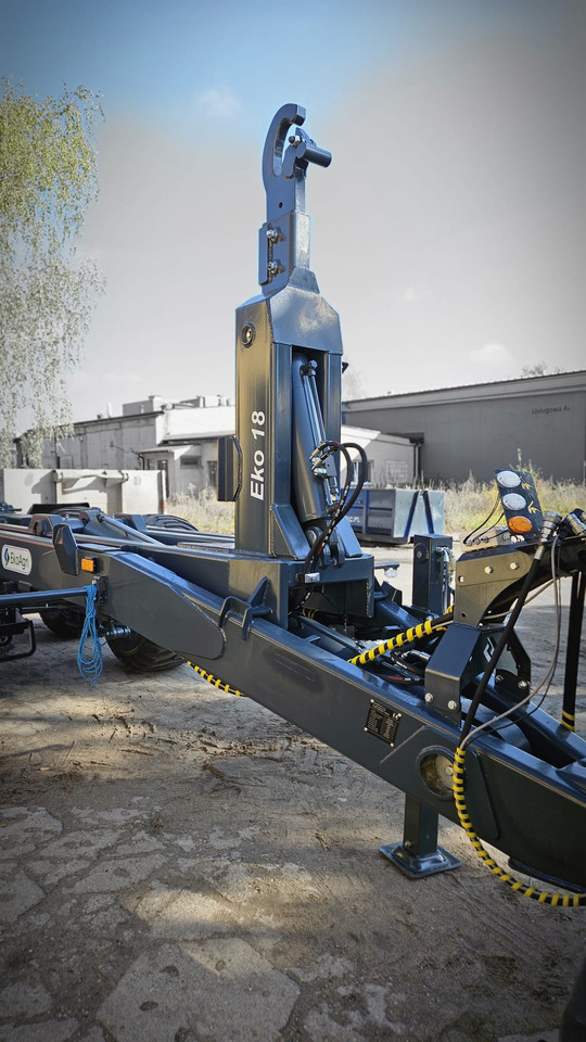 EkoAgri Hakenliftanhänger / Hooklift trailer / Remorque porte caisson / Remolque con gancho / Rimorchio a gancio /Przyczepa hakowa 18 t - Farm trailer: picture 4 EkoAgri Hakenliftanhänger / Hooklift trailer / Remorque porte caisson / Remolque con gancho / Rimorchio a gancio /Przyczepa hakowa 18 t - Farm trailer: picture 4