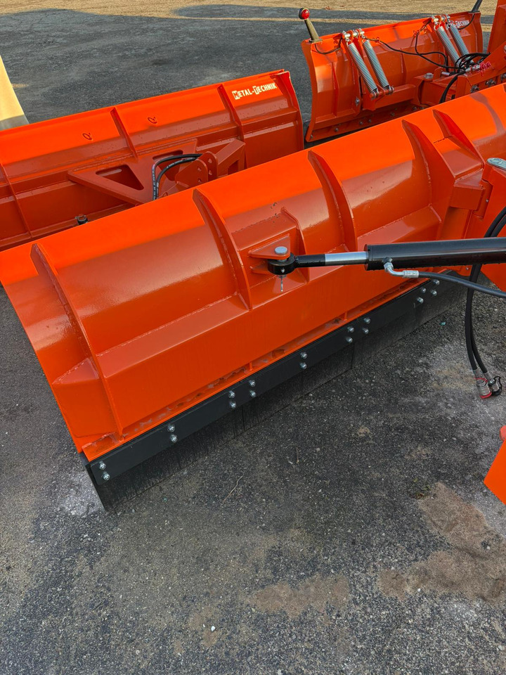 METAL-TECHNIK Schneeschild / Snow plow / Lame à neige / sgombraneve dritto / Cнегоочиститель / Pług odśnieżny prosty 3 m - Snow plough for Snow plough: picture 4 METAL-TECHNIK Schneeschild / Snow plow / Lame à neige / sgombraneve dritto / Cнегоочиститель / Pług odśnieżny prosty 3 m - Snow plough for Snow plough: picture 4