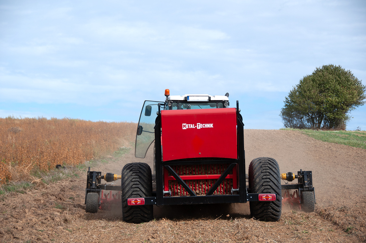 Soil tillage equipment METAL-TECHNIK Steinsammler / Stone Collector / Ramasseur de pierres / Recogedora de piedras / Raccoglitore di pietr / Камнеуборочный комбайн / Zbieracz kamieni 4 m: picture 6
