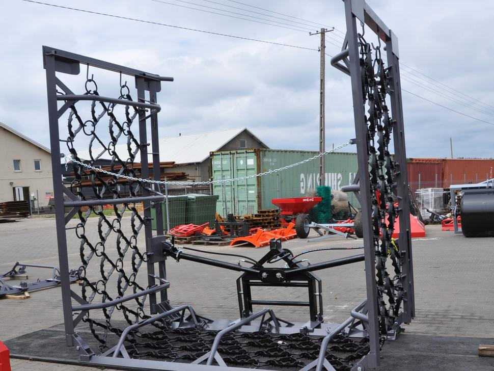 METAL-TECHNIK Wiesenegge / Heavy meadow harrow / Herse de prairie lourde / Strigliatrice pesante / Lanza de prado pesada / Тяжёлая волокуша / Włóka łąkowa ciężka 8 m - Chain harrow: picture 2 METAL-TECHNIK Wiesenegge / Heavy meadow harrow / Herse de prairie lourde / Strigliatrice pesante / Lanza de prado pesada / Тяжёлая волокуша / Włóka łąkowa ciężka 8 m - Chain harrow: picture 2