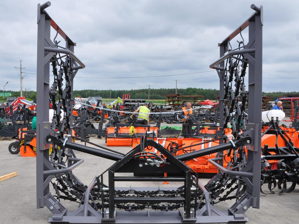 METAL-TECHNIK Wiesenegge / Meadow harrow / Herse de prairie / Strigliatrice / Полевая волокуша / Włóka łąkowa 8 m - Chain harrow: picture 2 METAL-TECHNIK Wiesenegge / Meadow harrow / Herse de prairie / Strigliatrice / Полевая волокуша / Włóka łąkowa 8 m - Chain harrow: picture 2