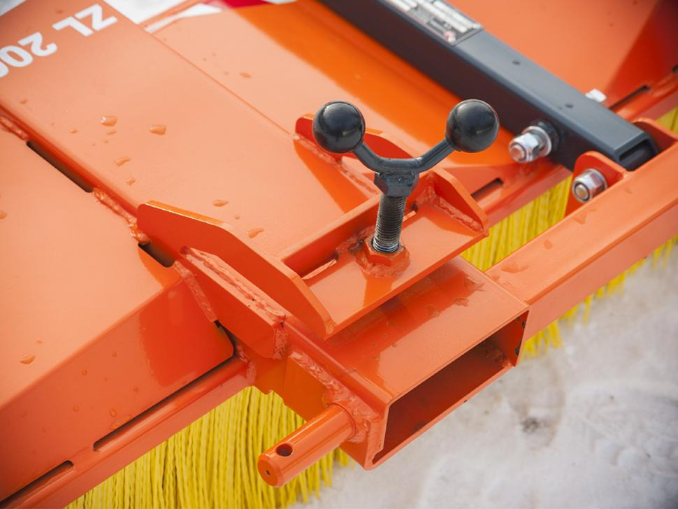 Moderntech Kehrmaschine / Sweeper / Balayeuse / Spazzolatrice / Подметальная машина / Zamiatarka 3 m - Road sweeper for Broom: picture 3 Moderntech Kehrmaschine / Sweeper / Balayeuse / Spazzolatrice / Подметальная машина / Zamiatarka 3 m - Road sweeper for Broom: picture 3