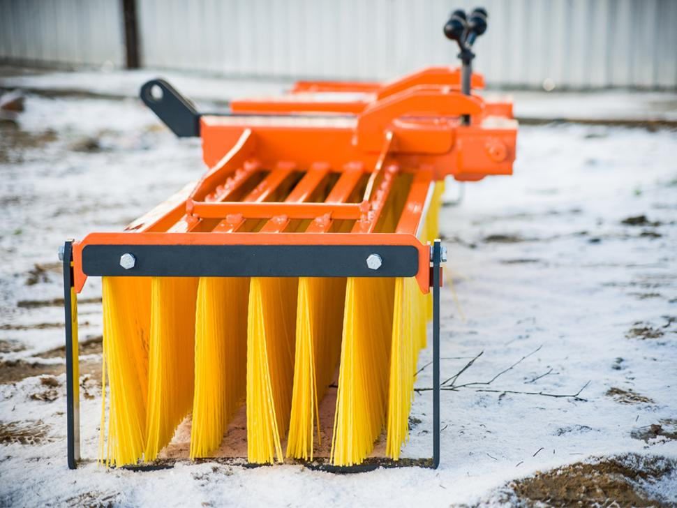 Moderntech Kehrmaschine / Sweeper / Balayeuse / Spazzolatrice / Подметальная машина / Zamiatarka 3 m - Road sweeper for Broom: picture 4 Moderntech Kehrmaschine / Sweeper / Balayeuse / Spazzolatrice / Подметальная машина / Zamiatarka 3 m - Road sweeper for Broom: picture 4