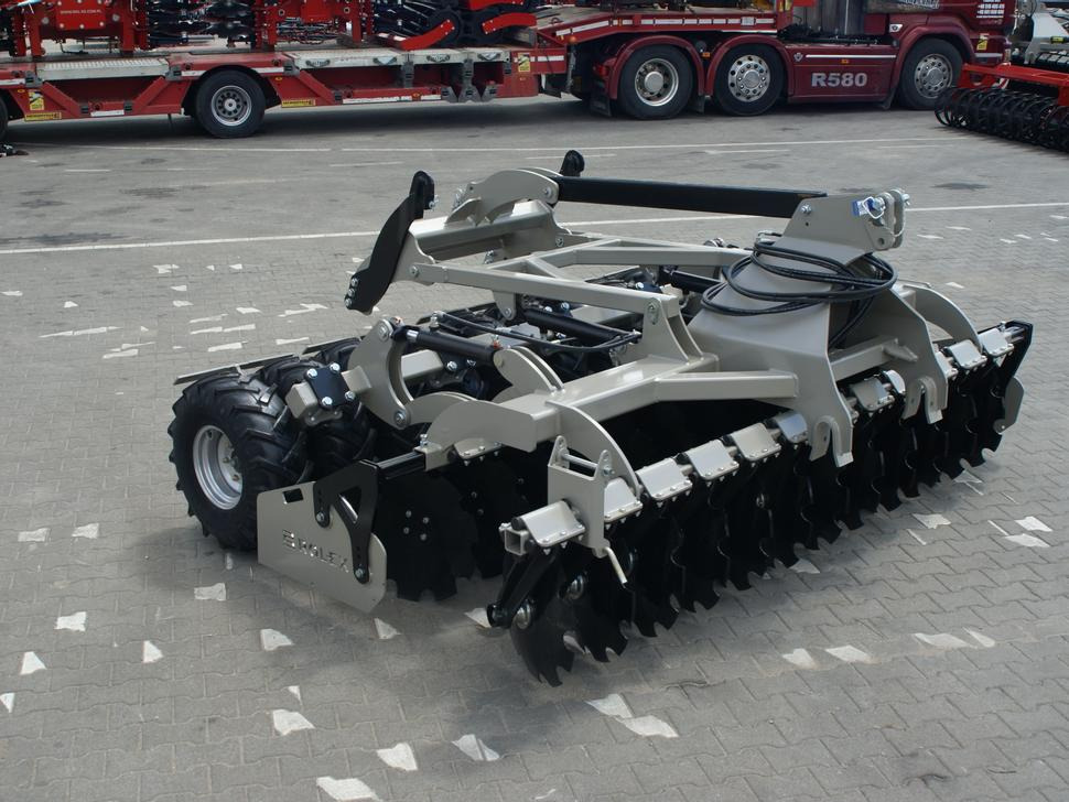 Disc harrow ROLEX Scheibenegge /  Disc harrow with hydropack and tire roller / Dechaumeur à disques / Erpice a dischi / Дисковая борона с гидропаком и колёсным катком / Agregat talerzowy uprawowy z hydropackiem i: picture 6