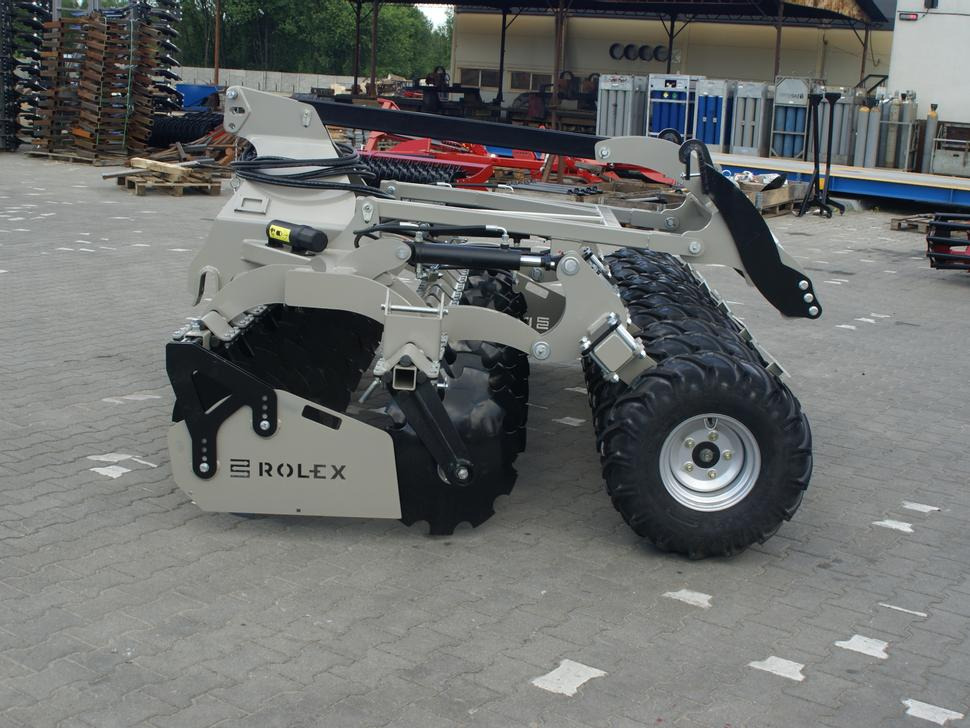 Disc harrow ROLEX Scheibenegge /  Disc harrow with hydropack and tire roller / Dechaumeur à disques / Erpice a dischi / Дисковая борона с гидропаком и колёсным катком / Agregat talerzowy uprawowy z hydropackiem i: picture 18