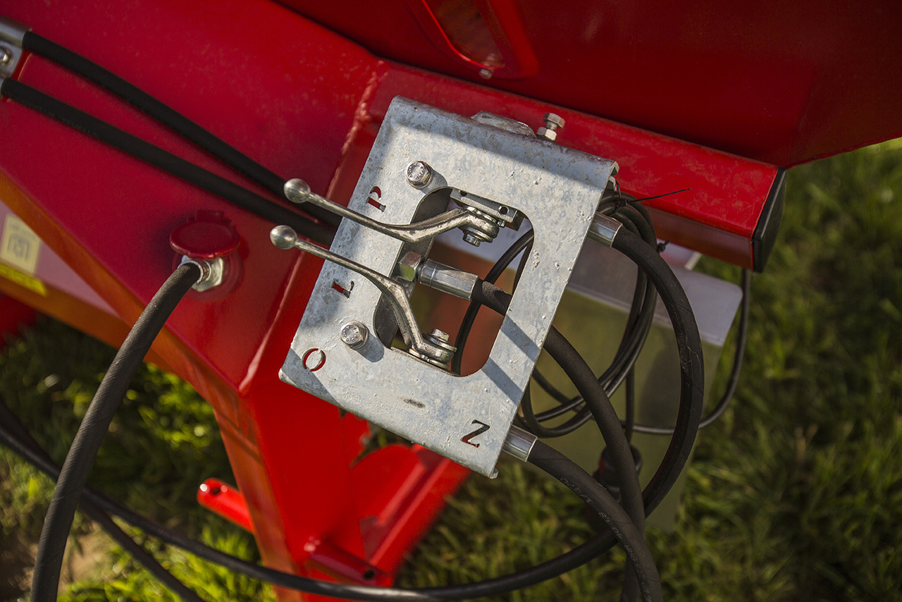 WOPROL Düngerstreuer / Fertilizer spreader / Epandeur d'engrais / Rozsiewacz nawozów 600 kg - Fertilizer spreader: picture 5 WOPROL Düngerstreuer / Fertilizer spreader / Epandeur d'engrais / Rozsiewacz nawozów 600 kg - Fertilizer spreader: picture 5