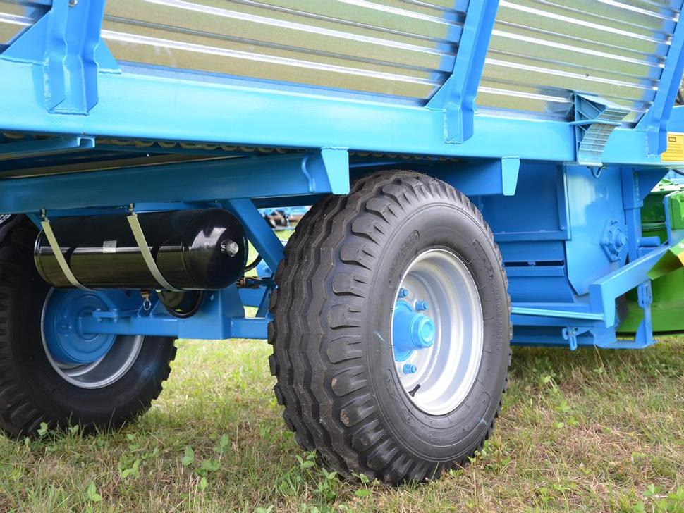 ZAMET Mähladewagen / Green forage mower / Remorque autochargeuse / Autocaricante / Самозагружающийся прицеп с косилкой / Przyczepa samozaładowcza z kosiarką bebnową T635 - Self-loading wagon: picture 3 ZAMET Mähladewagen / Green forage mower / Remorque autochargeuse / Autocaricante / Самозагружающийся прицеп с косилкой / Przyczepa samozaładowcza z kosiarką bebnową T635 - Self-loading wagon: picture 3