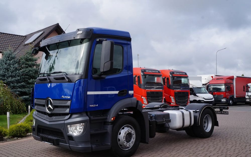 Mercedes-Benz ANTOS 1824 ACTROS EURO 6 RAMA DO ZABUDOWY ROZSTAW OSI 3.80M ANTOS 1830 1827 - Cab chassis truck: picture 1 Mercedes-Benz ANTOS 1824 ACTROS EURO 6 RAMA DO ZABUDOWY ROZSTAW OSI 3.80M ANTOS 1830 1827 - Cab chassis truck: picture 1