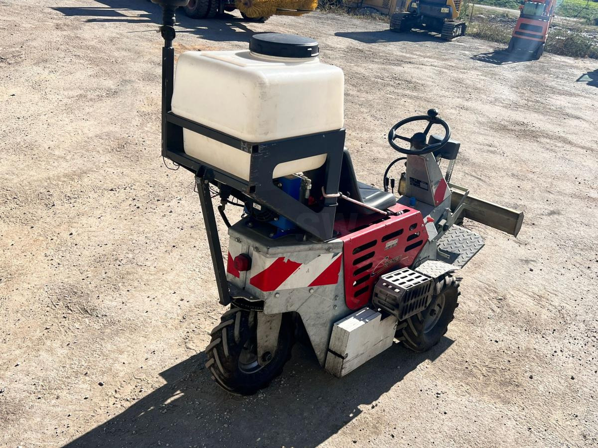 Cochet Balayeuse de désherbage automotrice Gecko (NET DE TVA) - Industrial sweeper: picture 4 Cochet Balayeuse de désherbage automotrice Gecko (NET DE TVA) - Industrial sweeper: picture 4