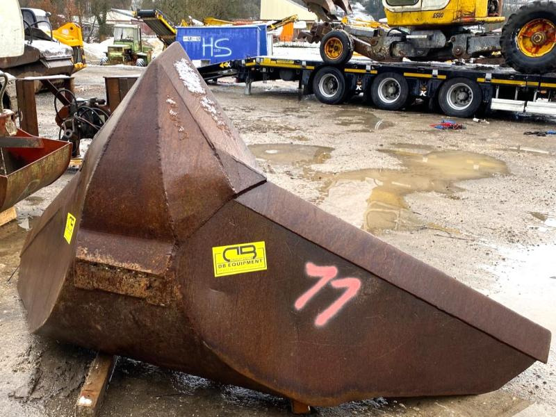 Godet trapèze attache Morin M6 - Excavator bucket: picture 5 Godet trapèze attache Morin M6 - Excavator bucket: picture 5