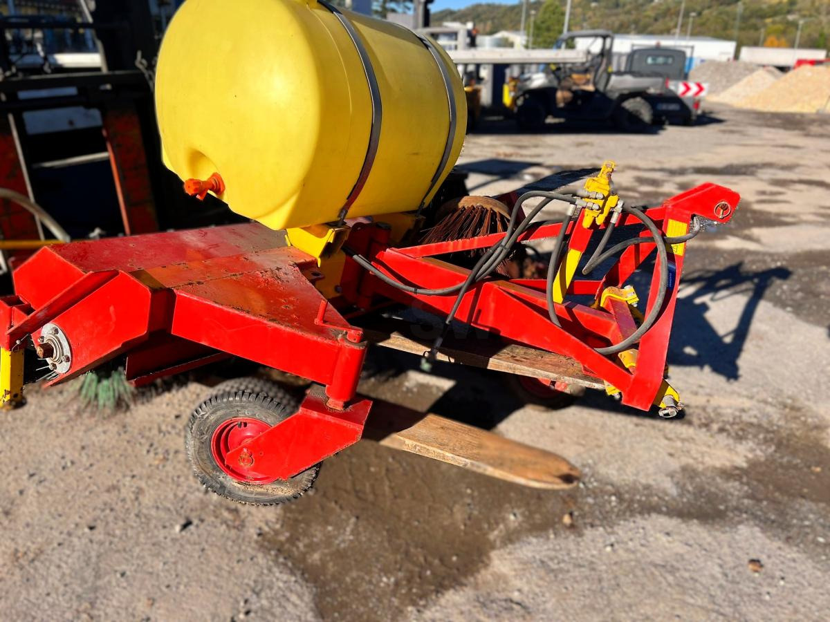 RABAUD CHAMPION  BALAYEUSE ALIGNEUSE AVEC BALAIS LATERAL - Broom: picture 5 RABAUD CHAMPION  BALAYEUSE ALIGNEUSE AVEC BALAIS LATERAL - Broom: picture 5