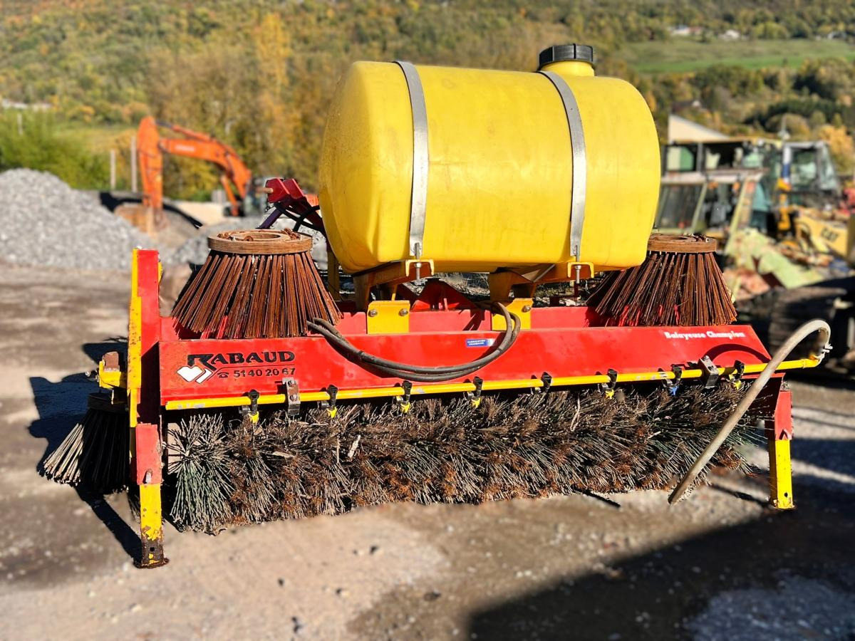 RABAUD CHAMPION  BALAYEUSE ALIGNEUSE AVEC BALAIS LATERAL - Broom: picture 2 RABAUD CHAMPION  BALAYEUSE ALIGNEUSE AVEC BALAIS LATERAL - Broom: picture 2