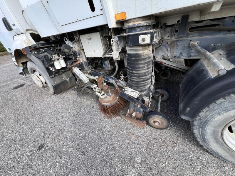 RENAULT Camion balayeur SCARAB MAJOR - Road sweeper: picture 4 RENAULT Camion balayeur SCARAB MAJOR - Road sweeper: picture 4