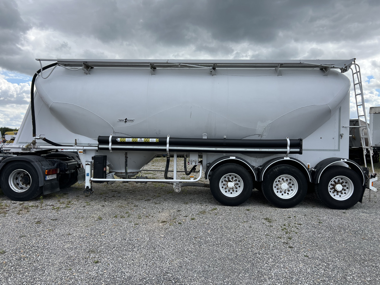 SPITZER S27DR-F010 - Silo semi-trailer: picture 1 SPITZER S27DR-F010 - Silo semi-trailer: picture 1