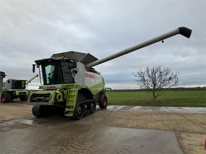 Claas Lexion 600TT c/w V1200 Header - Harvester attachment: picture 3 Claas Lexion 600TT c/w V1200 Header - Harvester attachment: picture 3