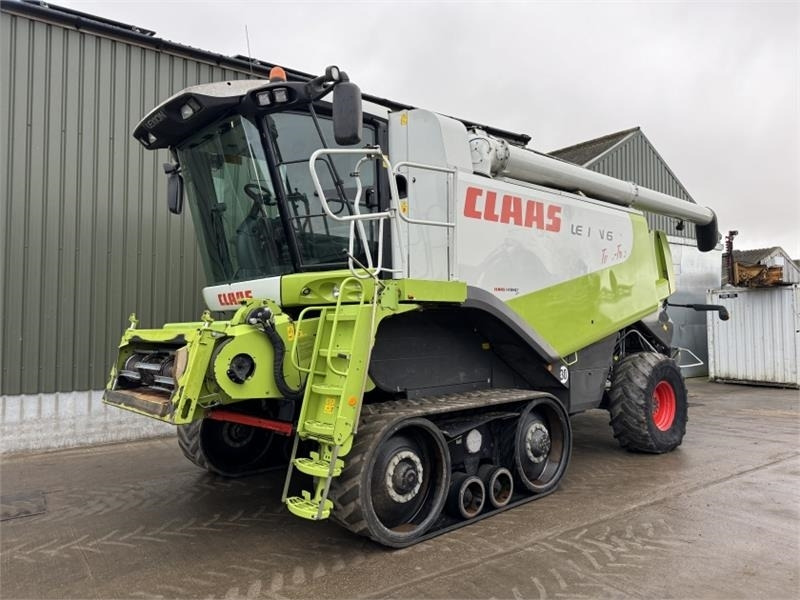 Claas Lexion 600TT c/w V1200 Header - Harvester attachment: picture 5 Claas Lexion 600TT c/w V1200 Header - Harvester attachment: picture 5