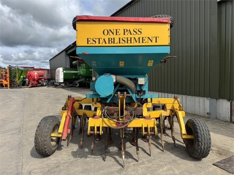 Claydon 6m V Form Drill - Combine seed drill: picture 2 Claydon 6m V Form Drill - Combine seed drill: picture 2