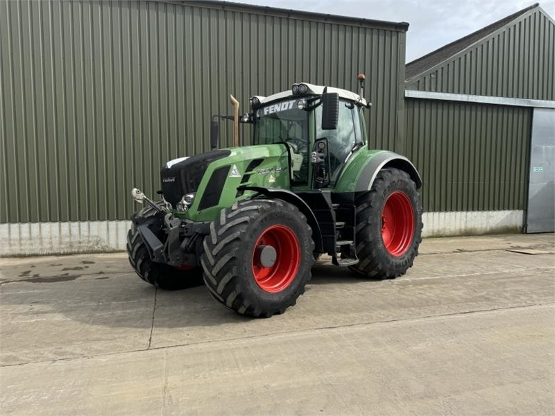 Fendt 828 ECR Vario Profi Plus **Video Below** - Farm tractor: picture 1 Fendt 828 ECR Vario Profi Plus **Video Below** - Farm tractor: picture 1