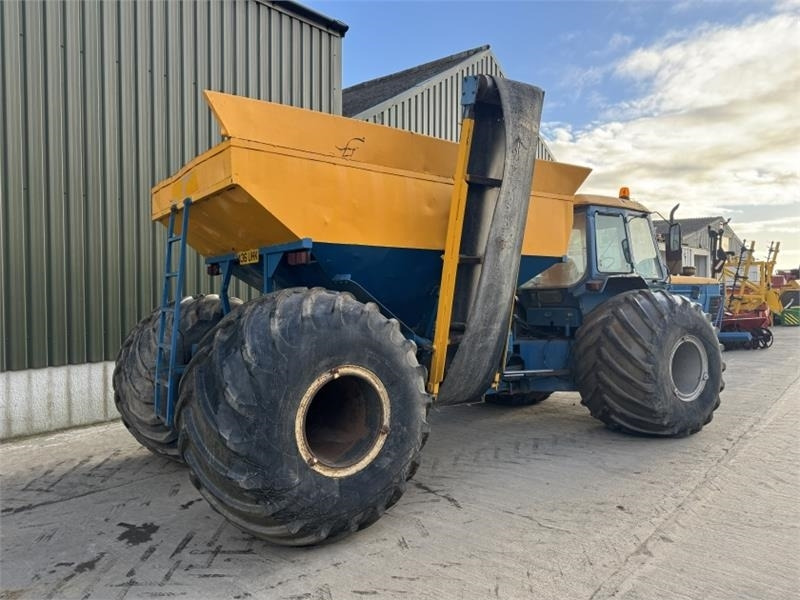 Ford Ford 8210 Self Propelled Gravel Cart - Farm tractor: picture 4 Ford Ford 8210 Self Propelled Gravel Cart - Farm tractor: picture 4