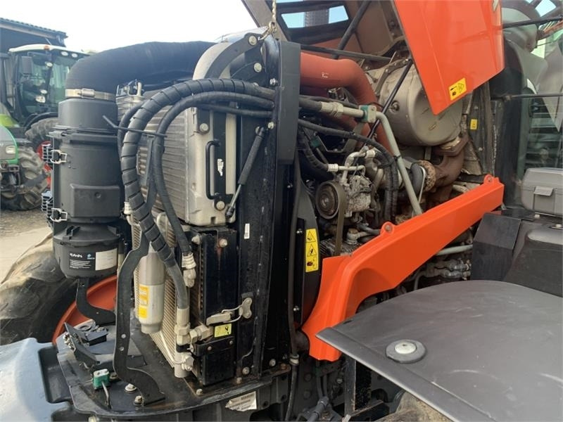 Farm tractor Kubota M7131: picture 10