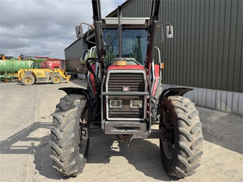 Massey Ferguson 3075 Dynashift *Low Hours* - Farm tractor: picture 5 Massey Ferguson 3075 Dynashift *Low Hours* - Farm tractor: picture 5