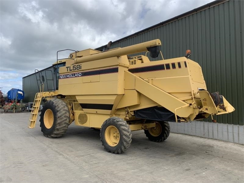New Holland/Laverda New Holland TL58i / Laverda Hi - Harvester attachment: picture 4 New Holland/Laverda New Holland TL58i / Laverda Hi - Harvester attachment: picture 4