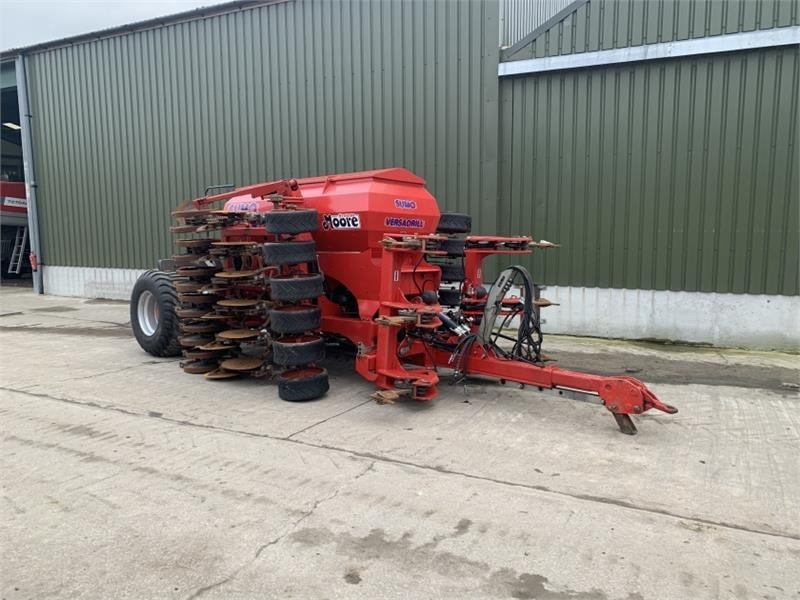 Sumo 4m Versadrill Moore System - Combine seed drill: picture 1 Sumo 4m Versadrill Moore System - Combine seed drill: picture 1