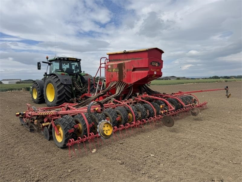 Vaderstad Rapid A800s **Video Below** - Combine seed drill: picture 4 Vaderstad Rapid A800s **Video Below** - Combine seed drill: picture 4