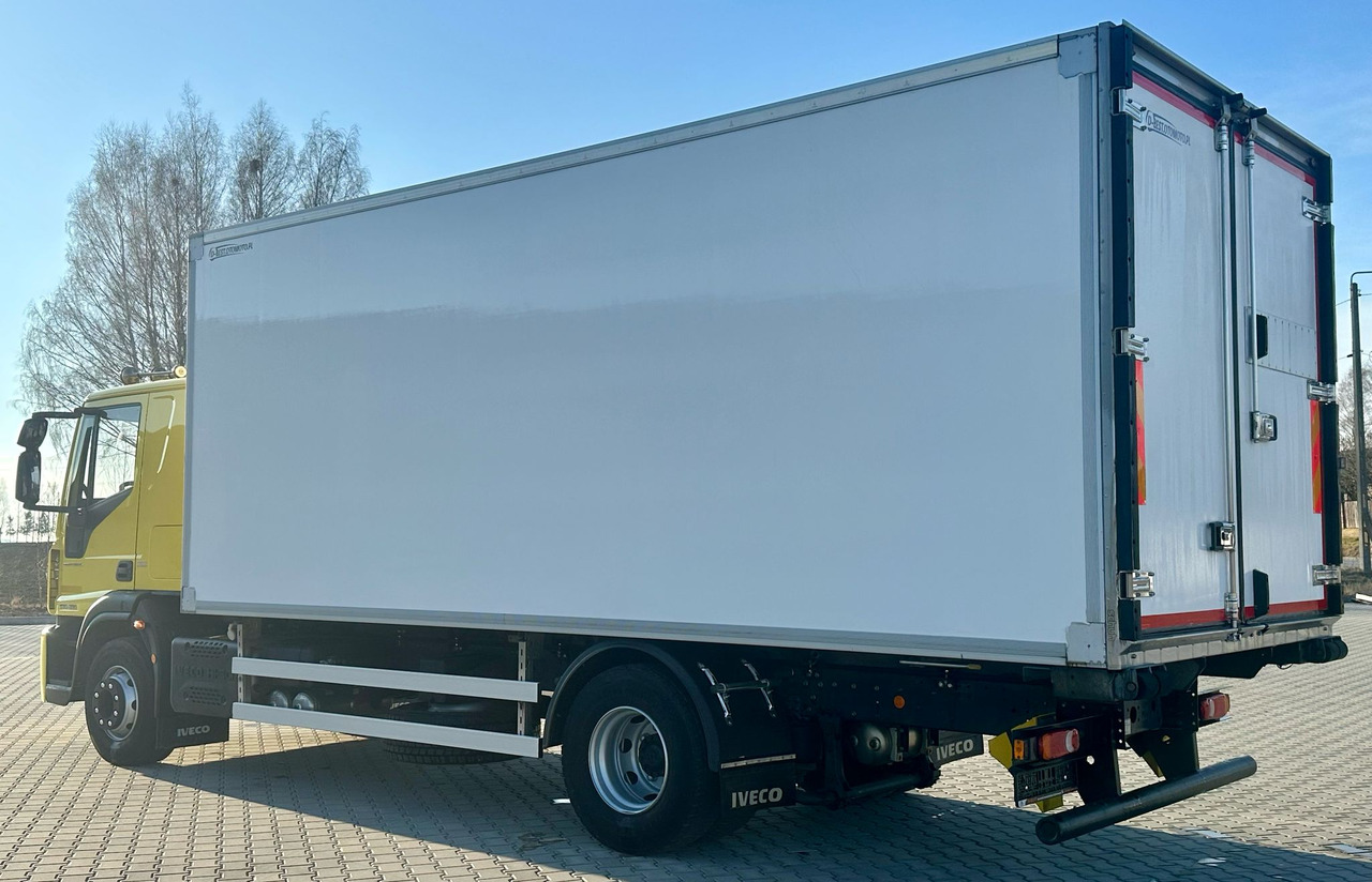 IVECO EUROCARGO 160-280 / CHŁODNIA / 6.1 M DŁUGOŚCI / 15 EUROPALET / AUTOMAT / SYPIALKA / NISKI PRZEBIEG / 16 TON DMC / CARRIER SPALINOWO - ELEKTRYCZNY / 2018 ROK - Refrigerator truck: picture 4 IVECO EUROCARGO 160-280 / CHŁODNIA / 6.1 M DŁUGOŚCI / 15 EUROPALET / AUTOMAT / SYPIALKA / NISKI PRZEBIEG / 16 TON DMC / CARRIER SPALINOWO - ELEKTRYCZNY / 2018 ROK - Refrigerator truck: picture 4