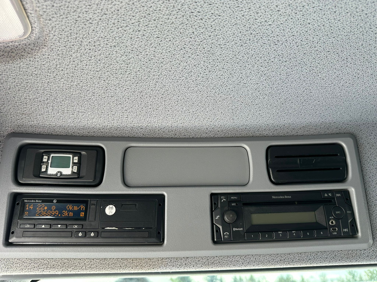 Isothermal truck MERCEDES-BENZ ATEGO / 1221 / IZOTERMA / KONTENER / AUTOMAT / 230 TYS KM / 17 EUROPALET / 6.8 M DŁUGOŚCI / 2019 ROK: picture 24 Isothermal truck MERCEDES-BENZ ATEGO / 1221 / IZOTERMA / KONTENER / AUTOMAT / 230 TYS KM / 17 EUROPALET / 6.8 M DŁUGOŚCI / 2019 ROK: picture 24