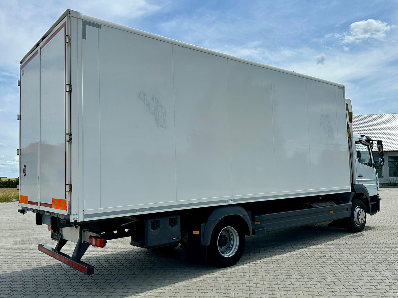 MERCEDES-BENZ ATEGO / 1221 / IZOTERMA / KONTENER / AUTOMAT / 230 TYS KM / 17 EUROPALET / 6.8 M DŁUGOŚCI / 2019 ROK - Isothermal truck: picture 3 MERCEDES-BENZ ATEGO / 1221 / IZOTERMA / KONTENER / AUTOMAT / 230 TYS KM / 17 EUROPALET / 6.8 M DŁUGOŚCI / 2019 ROK - Isothermal truck: picture 3