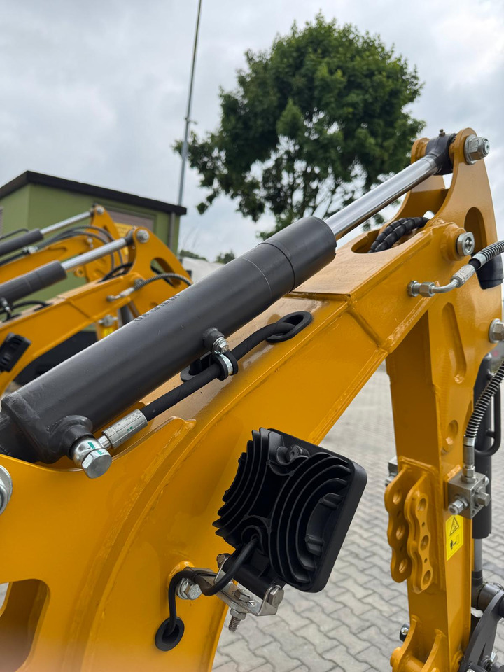 KUBOTA Diesel Mini excavator 1.2 Tons - Müller Machinery MB 12 - SH - Mini excavator: picture 5 KUBOTA Diesel Mini excavator 1.2 Tons - Müller Machinery MB 12 - SH - Mini excavator: picture 5