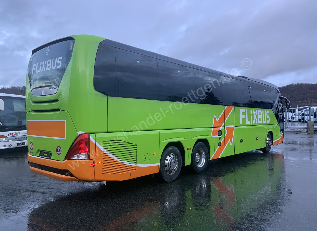 Neoplan Tourliner L - Coach: picture 4 Neoplan Tourliner L - Coach: picture 4