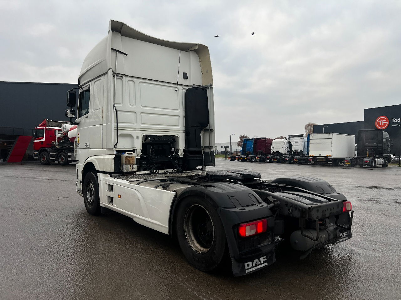 DAF XF 460 SSC, Retarder, Full spoiler - Tractor unit: picture 4 DAF XF 460 SSC, Retarder, Full spoiler - Tractor unit: picture 4