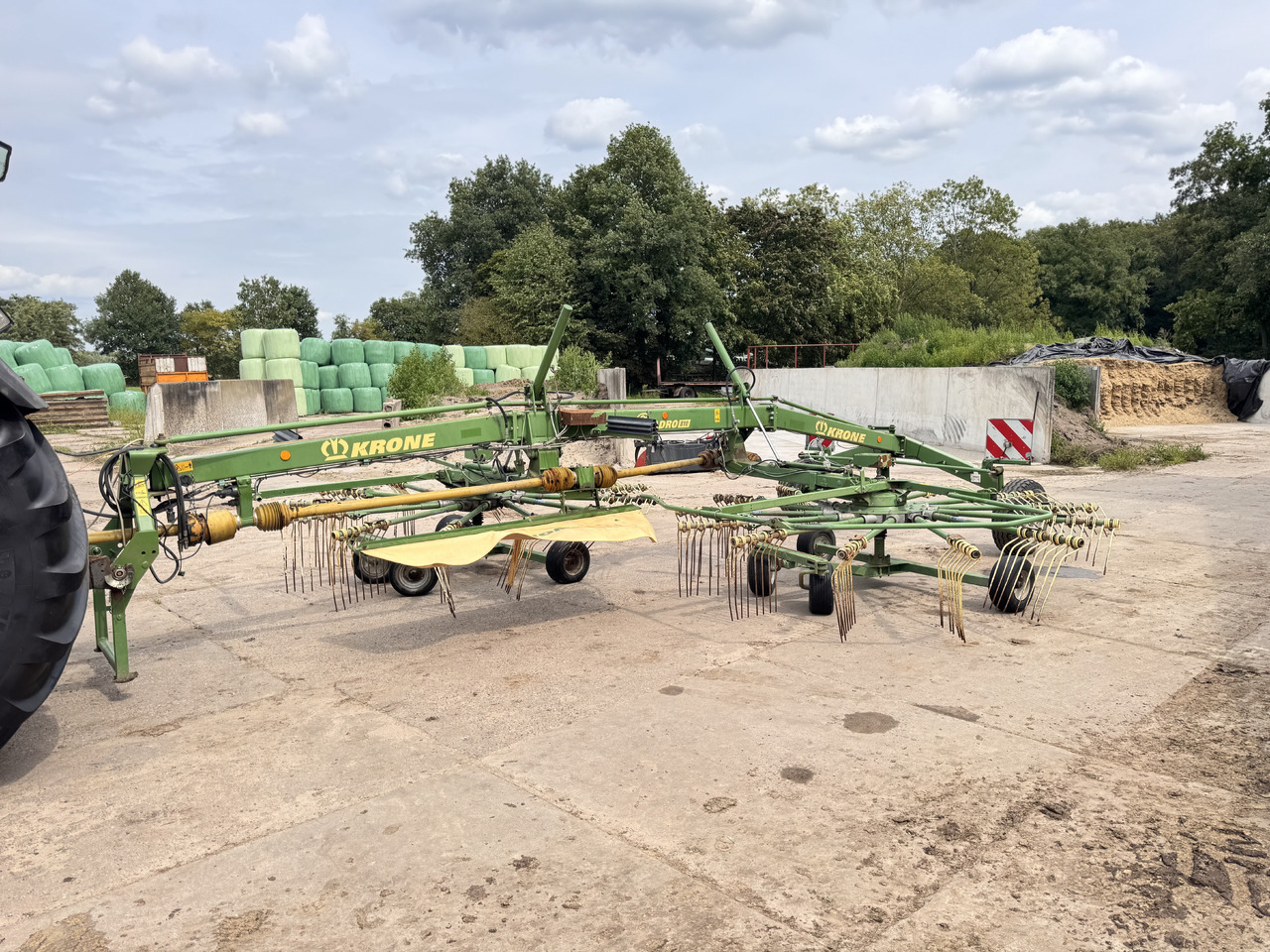 KRONE Swadro 810 - Tedder/ Rake: picture 5 KRONE Swadro 810 - Tedder/ Rake: picture 5