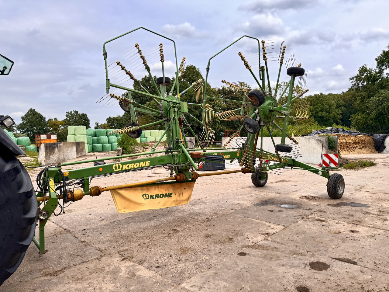 KRONE Swadro 810 - Tedder/ Rake: picture 1 KRONE Swadro 810 - Tedder/ Rake: picture 1