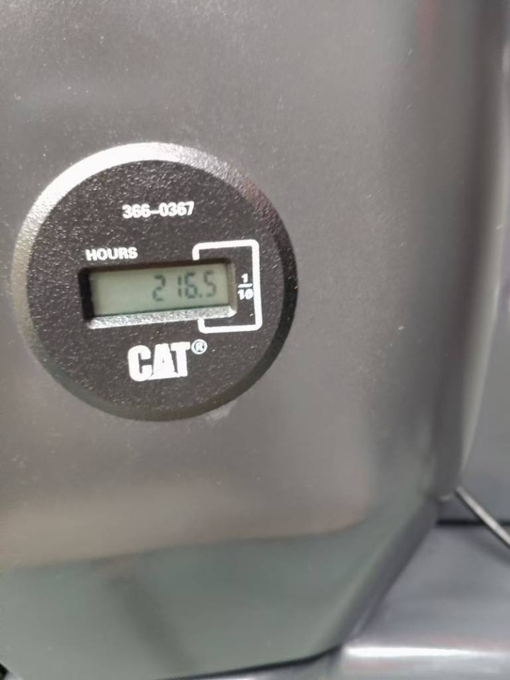 CAT 320 D2L - Crawler excavator: picture 2 CAT 320 D2L - Crawler excavator: picture 2
