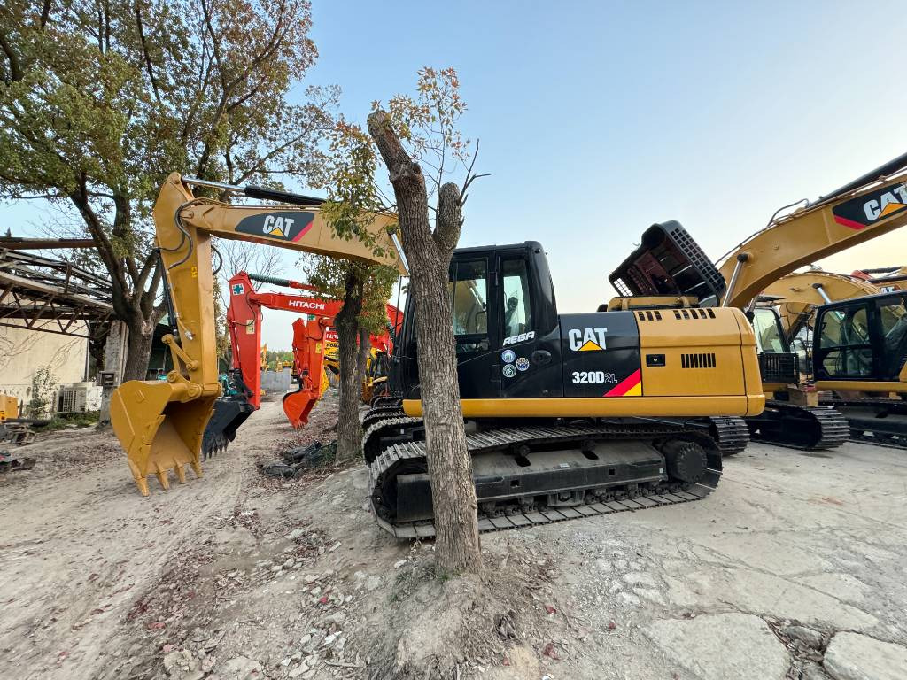 CAT 320D2L - Crawler excavator: picture 2 CAT 320D2L - Crawler excavator: picture 2