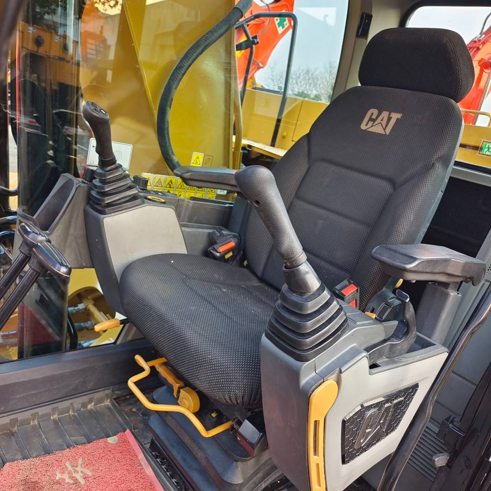 CAT 320GC - Crawler excavator: picture 3 CAT 320GC - Crawler excavator: picture 3