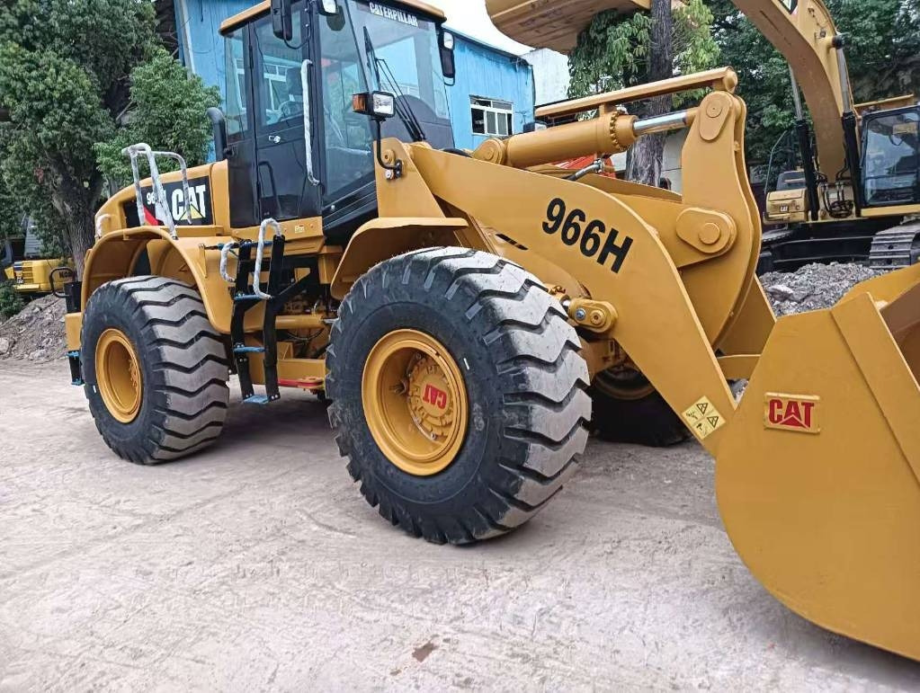 Wheel loader CAT 966 H: picture 1