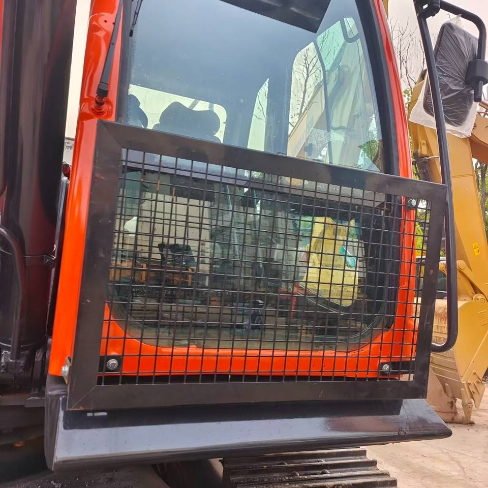 Crawler excavator Doosan DX 300 LC: picture 6