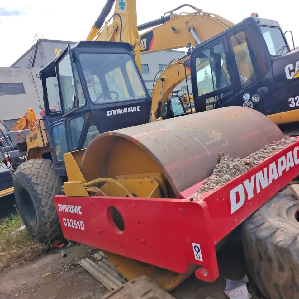 Dynapac CA 251 D - Compactor: picture 1 Dynapac CA 251 D - Compactor: picture 1